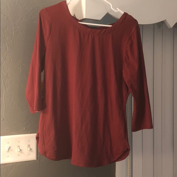 Maroon top - Picture 2 of 2